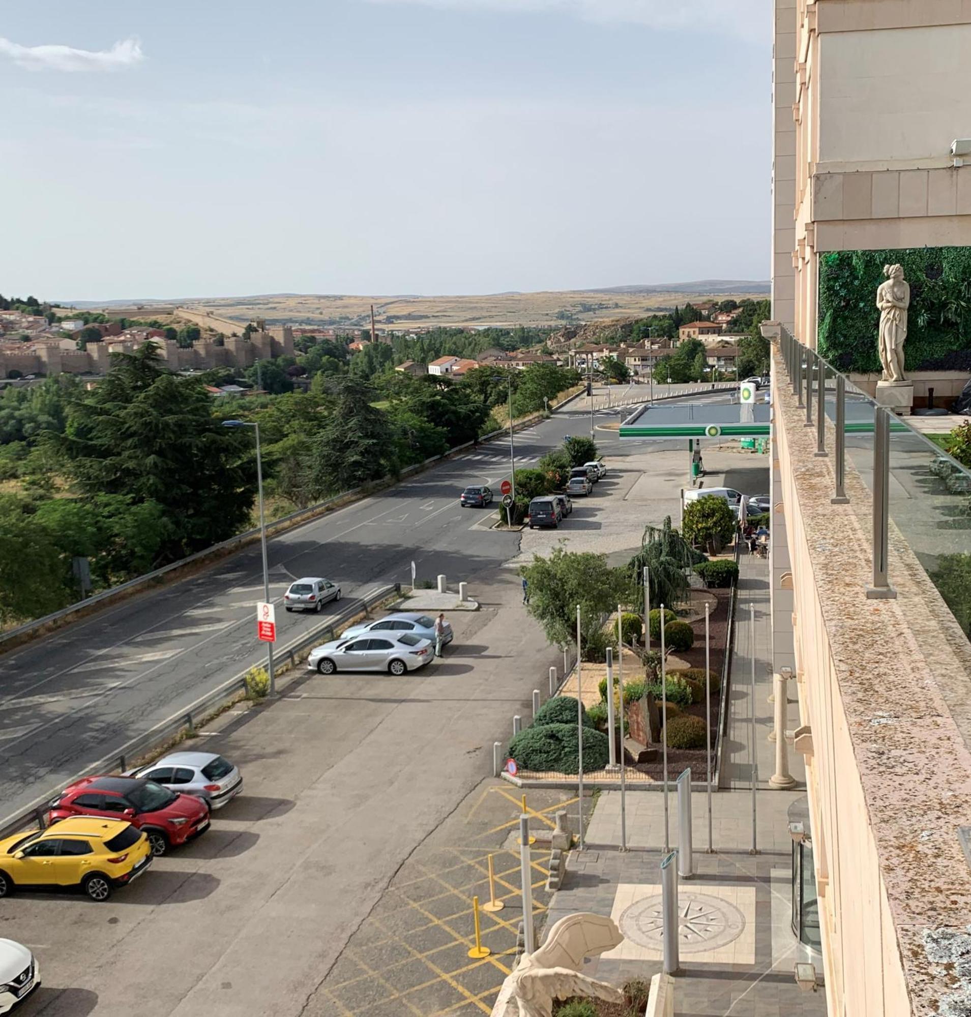 Hotel Sercotel Cuatro Postes Avila Exterior photo
